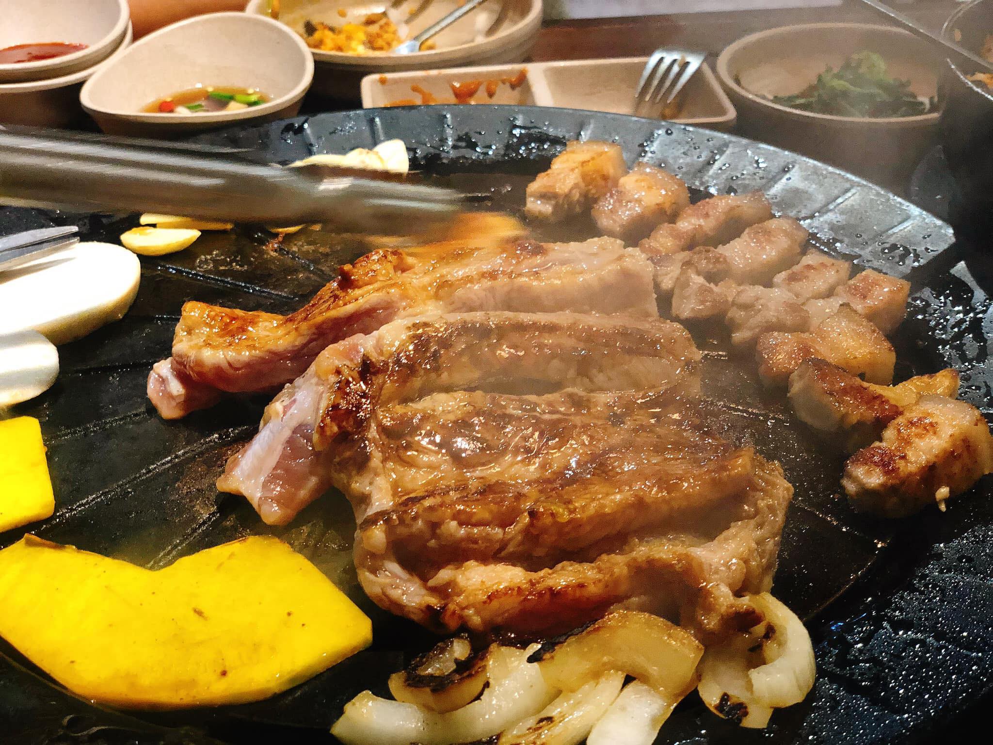 korean town ร้าน cast